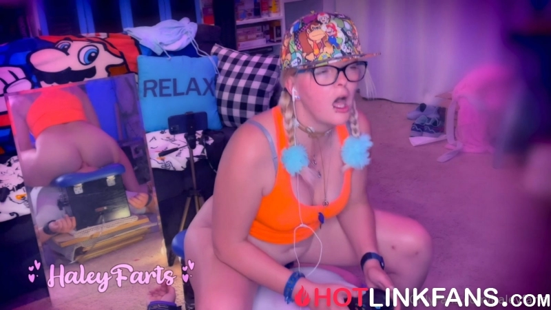HaleyFarts - Stoner Gamer Girl Indica Gets Off Tormenting Slave Part 2