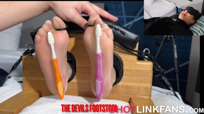 TheDevilsFootstool – Ticklish Mummy LilMizzUnique