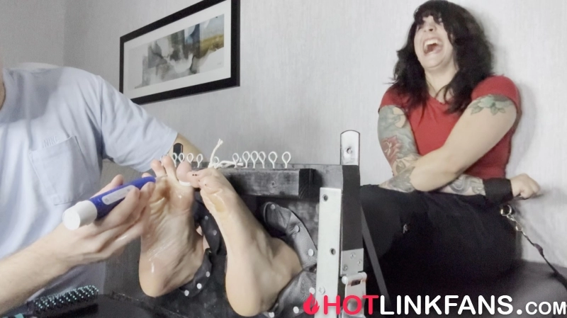 LaughsAndLust – Mia in the Stocks – Tickling and Foot Worship- Licking, mf, TicklingFeet